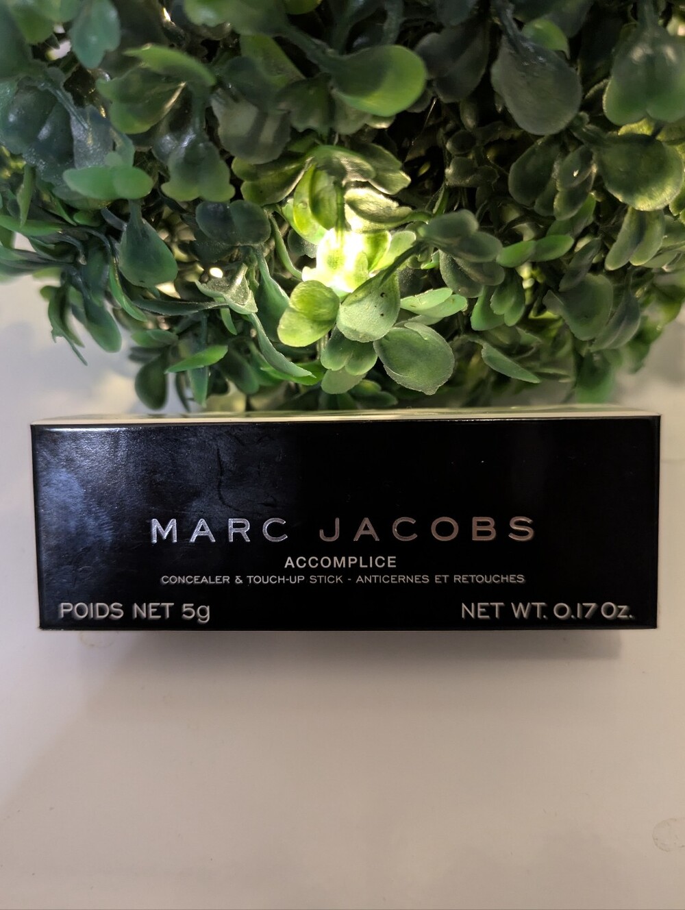 NIB Marc Jacobs Accomplice Concealer & Touch-Up Stick - 5g / 0.17 oz
